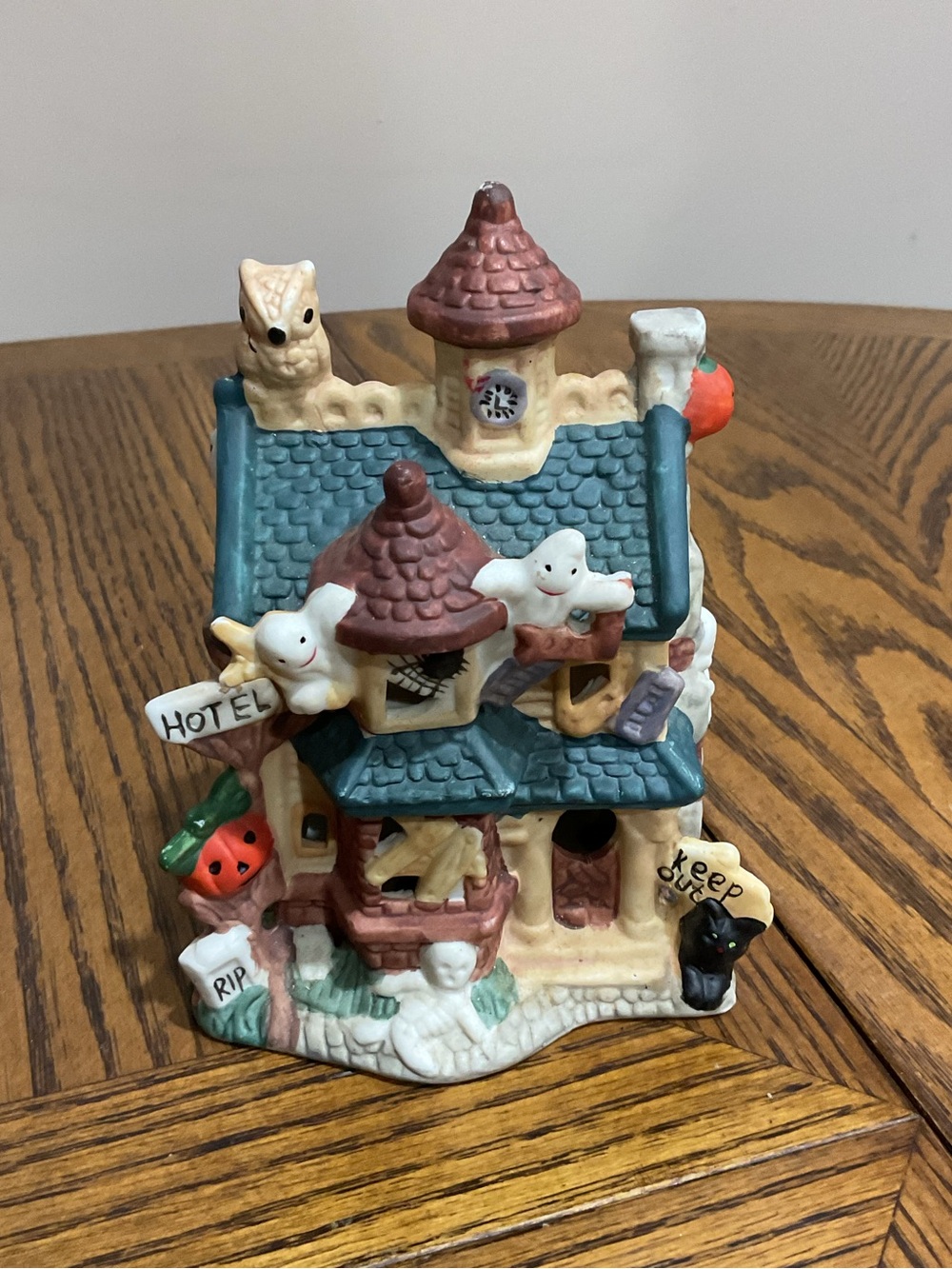 4 Halloween 👻 🎃 Ceramic Village Houses – Multi-Color - Picture 2 of 16